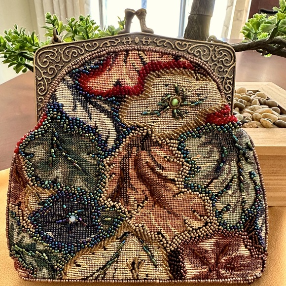 Jessica McClintock Handbags - Jessica McClintock * Vintage 1990s small beaded tapestry evening purse/clutch.